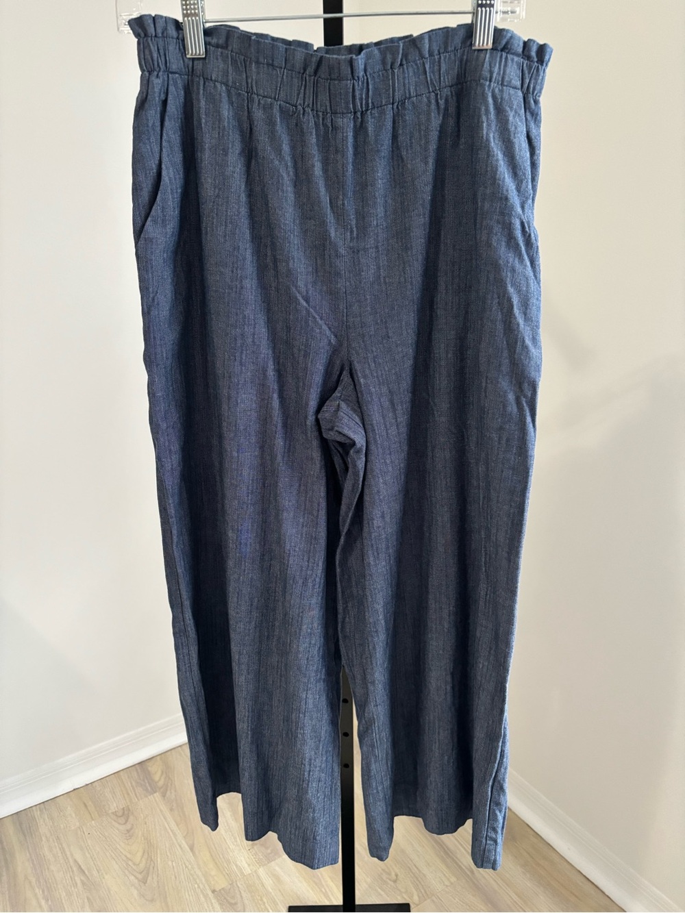 Express Blue Elastic-Waist Pull-on cropped pants